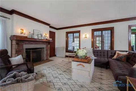 2552 Riverview Dr, Maumee, OH 43537 photo 8
