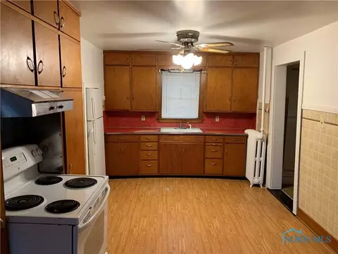 221 E Bryan St, Bryan, OH 43506 photo 5