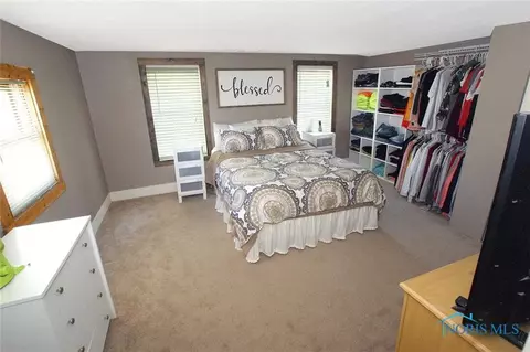413 N Adrian St, Lyons, OH 43533 photo 15