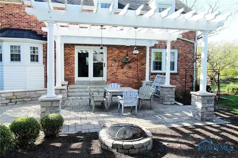 315 E Harrison St, Maumee, OH 43537 photo 9
