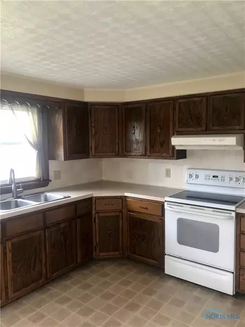 321 Kaufman St, Holgate, OH 43527 photo 3