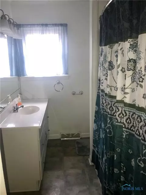 321 Kaufman St, Holgate, OH 43527 photo 5