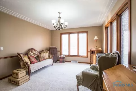 2202 Willowtree Ln, Maumee, OH 43537 photo 3