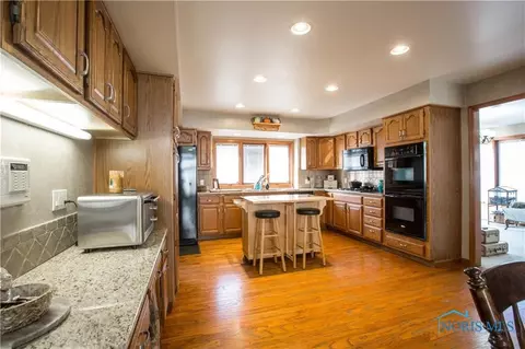 2202 Willowtree Ln, Maumee, OH 43537 photo 13