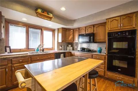2202 Willowtree Ln, Maumee, OH 43537 photo 14