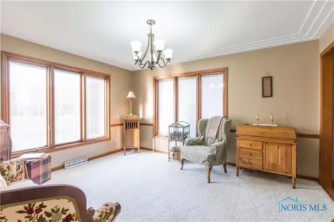2202 Willowtree Ln, Maumee, OH 43537 photo 4