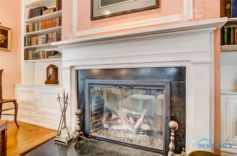 228 E Broadway St, Maumee, OH 43537 photo 8