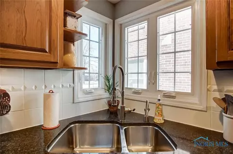 132 E Mcpherson Ave, Findlay, OH 45840 photo 9