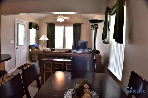 220 Dickens Dr, Toledo, OH 43607 photo 6