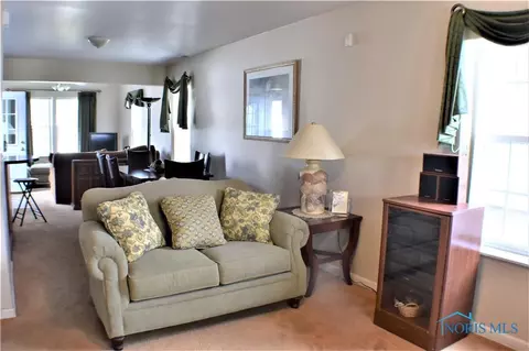 220 Dickens Dr, Toledo, OH 43607 photo 5