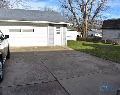 220 Dickens Dr, Toledo, OH 43607 photo 21