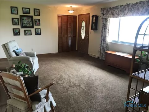 23559 W Hellwig Rd, Genoa, OH 43430 photo 3