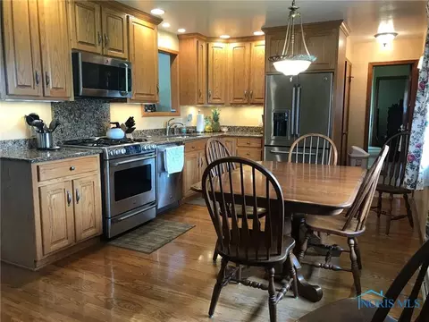 23559 W Hellwig Rd, Genoa, OH 43430 photo 9