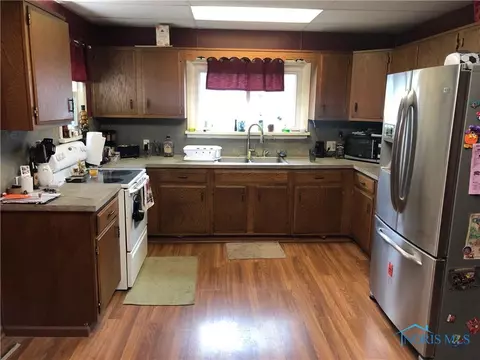 210 N Main St, Mount Cory, OH 45868 photo 4
