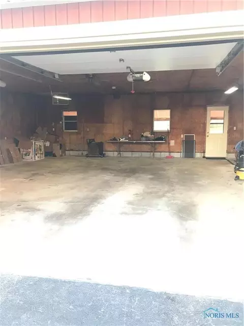 330 E Bartlow St, Deshler, OH 43516 photo 11