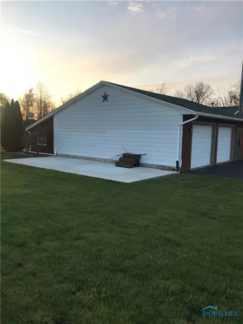 330 E Bartlow St, Deshler, OH 43516 photo 5