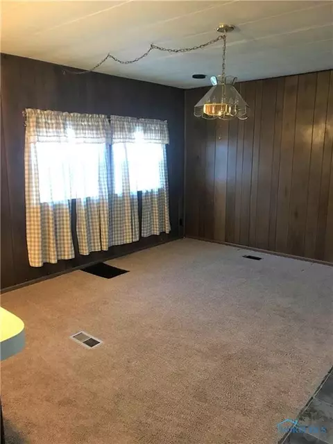 330 E Bartlow St, Deshler, OH 43516 photo 15