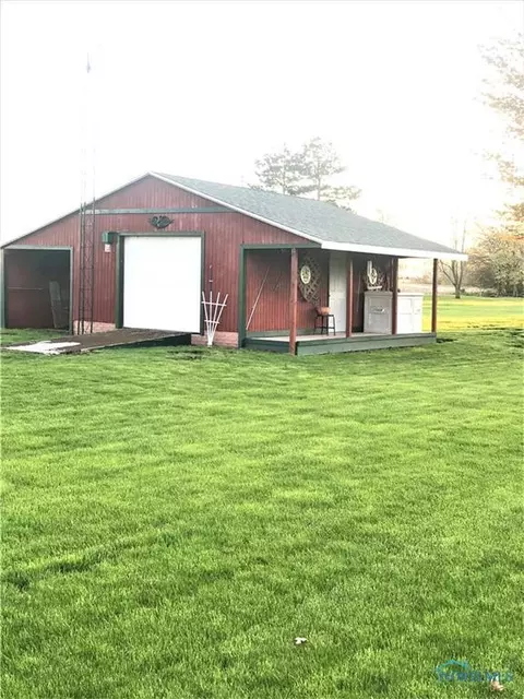 330 E Bartlow St, Deshler, OH 43516 photo 4