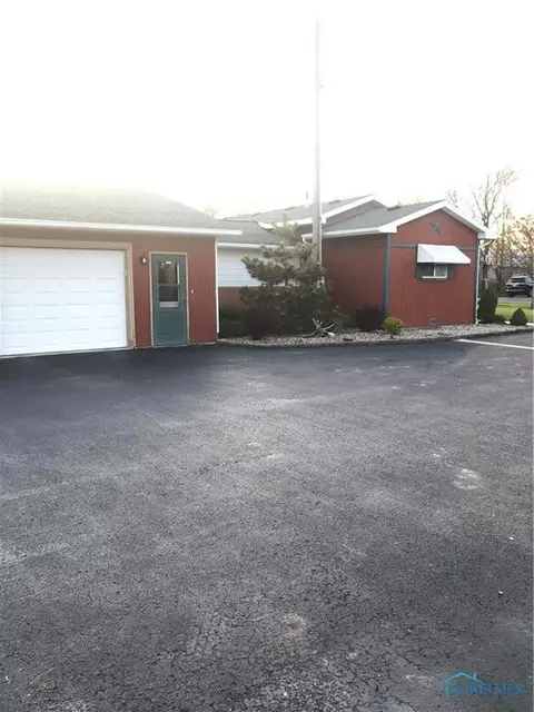 330 E Bartlow St, Deshler, OH 43516 photo 7