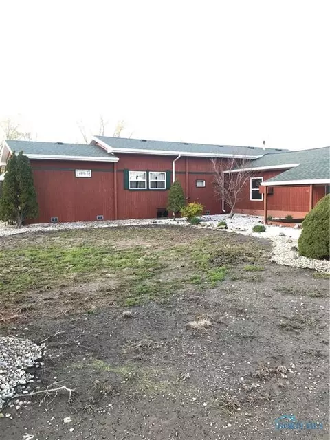 330 E Bartlow St, Deshler, OH 43516 photo 3