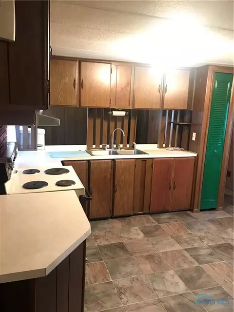 330 E Bartlow St, Deshler, OH 43516 photo 12