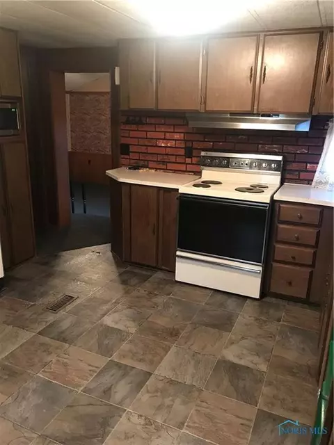 330 E Bartlow St, Deshler, OH 43516 photo 13