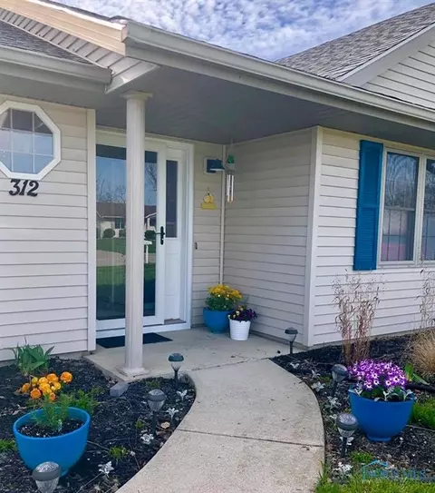 312 Gary Dr, Bryan, OH 43506 photo 2