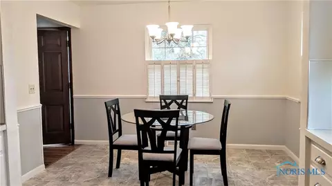 2347 Valeway Dr, Toledo, OH 43613 photo 7