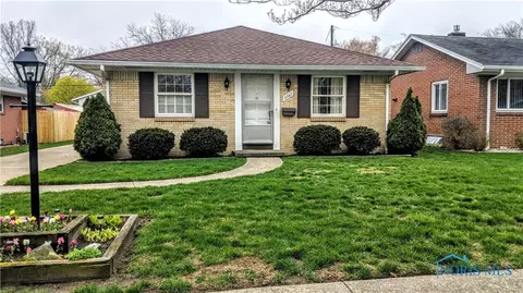 2347 Valeway Dr, Toledo, OH 43613 photo 1