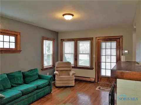 1717 Perth St, Toledo, OH 43607 photo 3