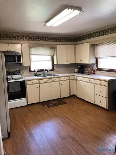 608 S Cherry St, Bryan, OH 43506 photo 3