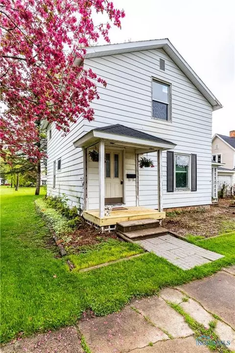 420 N Walnut St, Bryan, OH 43506 photo 2