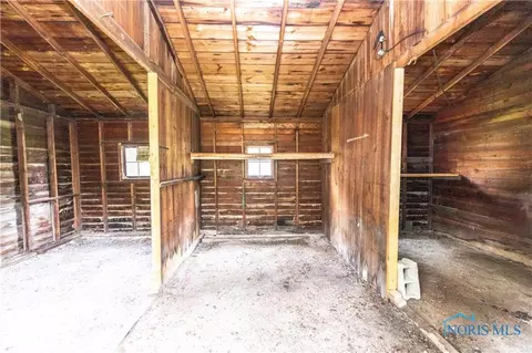 420 N Walnut St, Bryan, OH 43506 photo 9