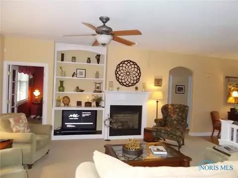 1183 Apache Dr, Wauseon, OH 43567 photo 2