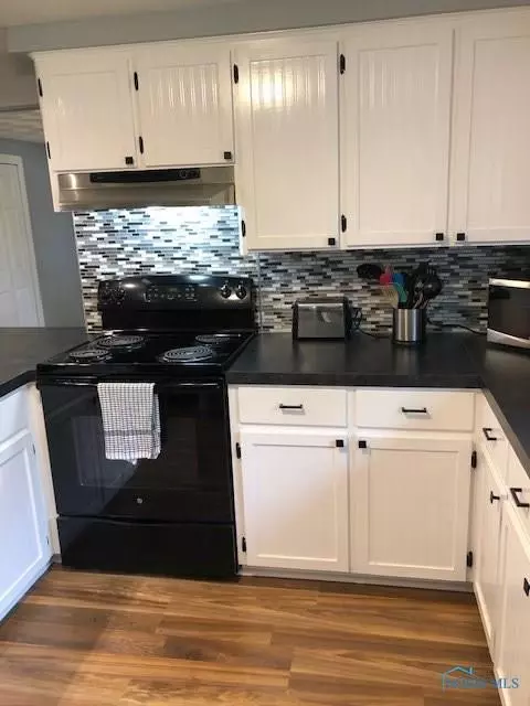 820 N Walnut St, Paulding, OH 45879 photo 8