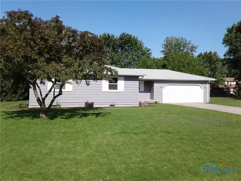 820 N Walnut St, Paulding, OH 45879 photo 2