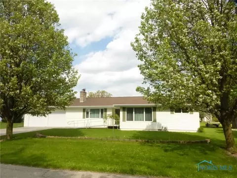 208 N Summit St, Edon, OH 43518 photo 2