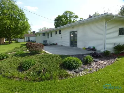 208 N Summit St, Edon, OH 43518 photo 3