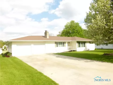208 N Summit St, Edon, OH 43518 photo 1