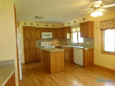 208 N Summit St, Edon, OH 43518 photo 7