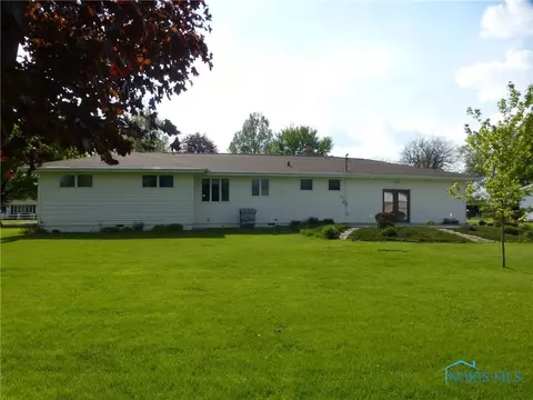 208 N Summit St, Edon, OH 43518 photo 4