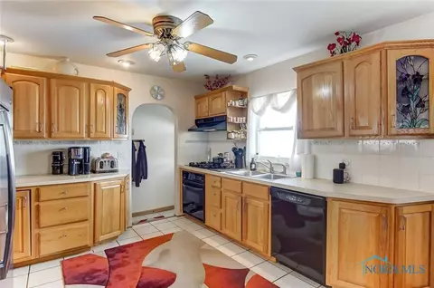 2616 Lambert Dr, Toledo, OH 43613 photo 9