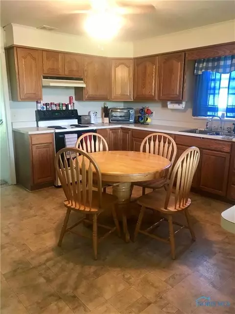 428 Grove St, Leipsic, OH 45856 photo 5
