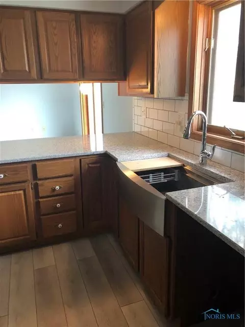 105 Avalon Dr, Bryan, OH 43506 photo 8