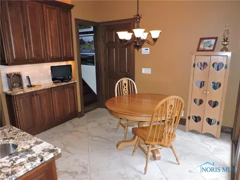 1978 Richmond Rd, Toledo, OH 43607 photo 21