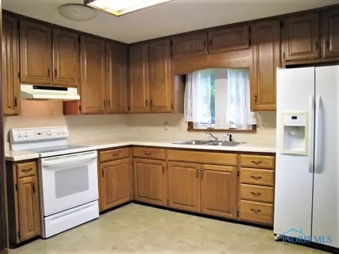 233 Lester Ave, Findlay, OH 45840 photo 3