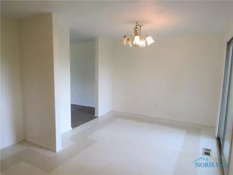 4232 Foxchapel Rd, Toledo, OH 43607 photo 5