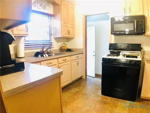 410 Darrow Ave, Toledo, OH 43607 photo 9