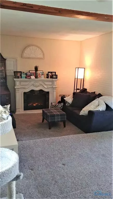 136 Cherry St, Bradner, OH 43406 photo 4