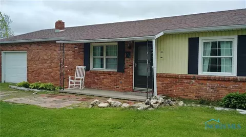 136 Cherry St, Bradner, OH 43406 photo 2
